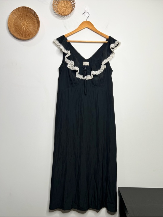 Universal Thread Dresses & Skirts - Universal Thread Black Midi Dress with Cream Lace Trim Size Large
